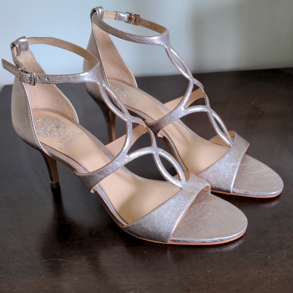 Vince Camuto leather sandals 7.5